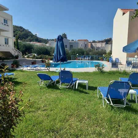 Michalis Litinas Apartments Agia Marina  Екстер'єр фото