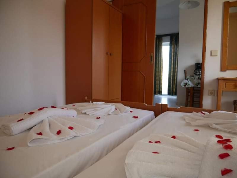 Michalis Litinas Apartments Agia Marina  Екстер'єр фото