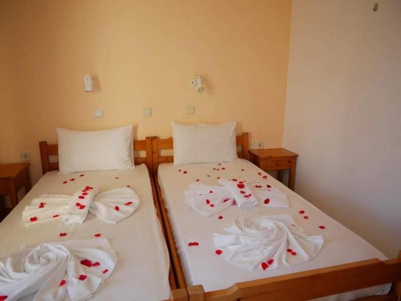 Michalis Litinas Apartments Agia Marina  Екстер'єр фото