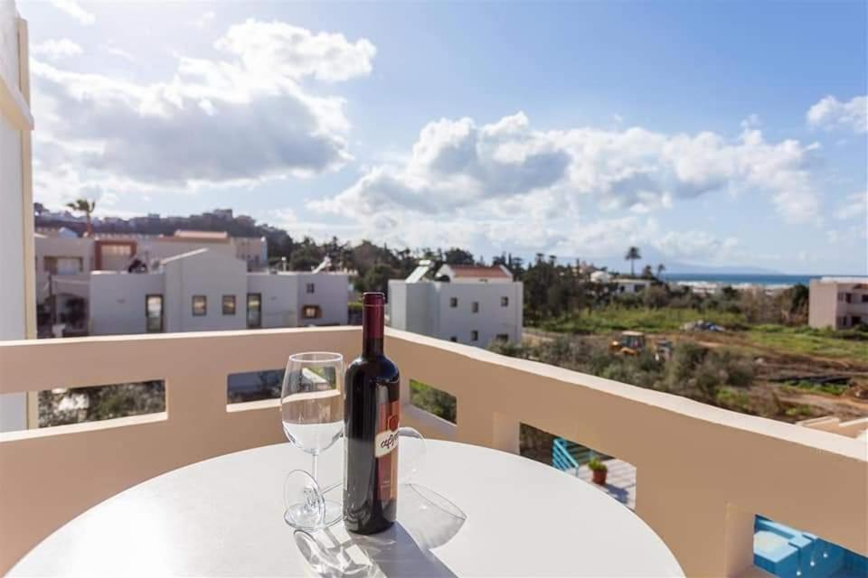 Michalis Litinas Apartments Agia Marina  Екстер'єр фото