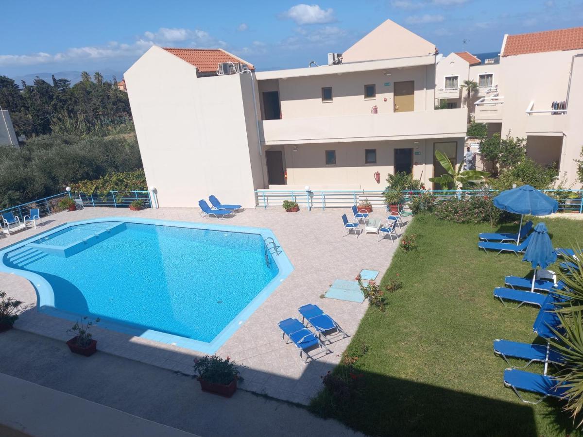 Michalis Litinas Apartments Agia Marina  Екстер'єр фото