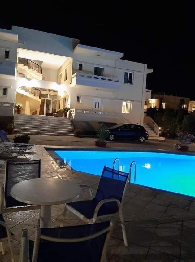 Michalis Litinas Apartments Agia Marina  Екстер'єр фото